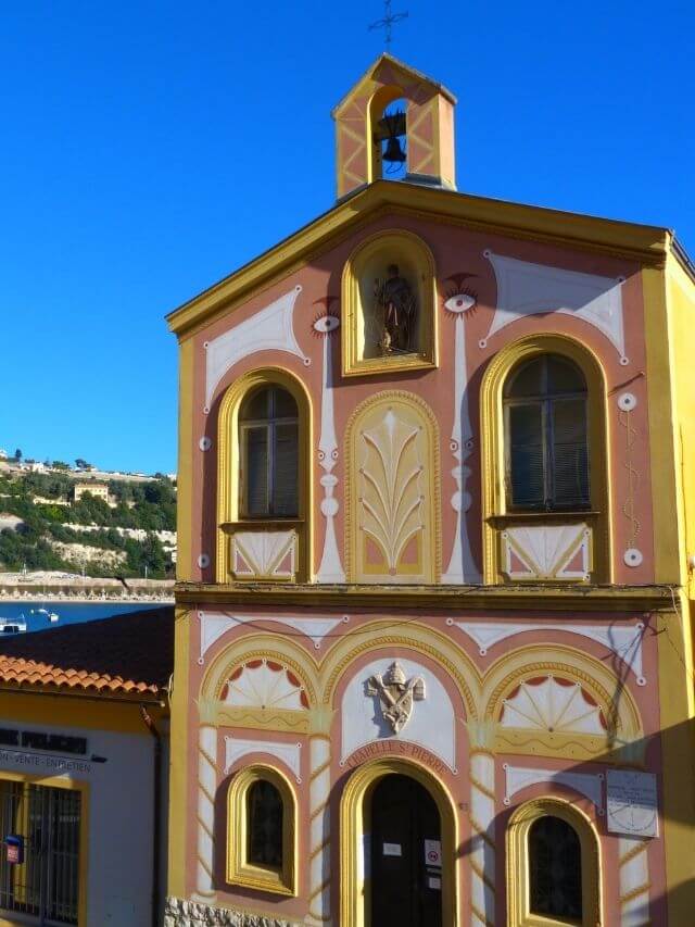 Facade Chapel de Saint Pierre Pêcheurs with blue skye