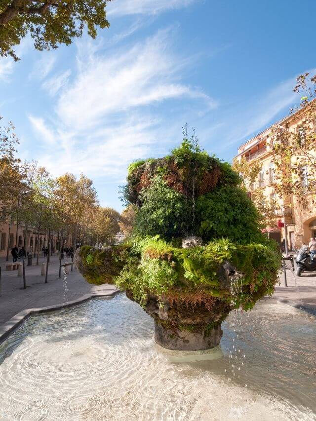 Fountain in Cours de Mirabeau