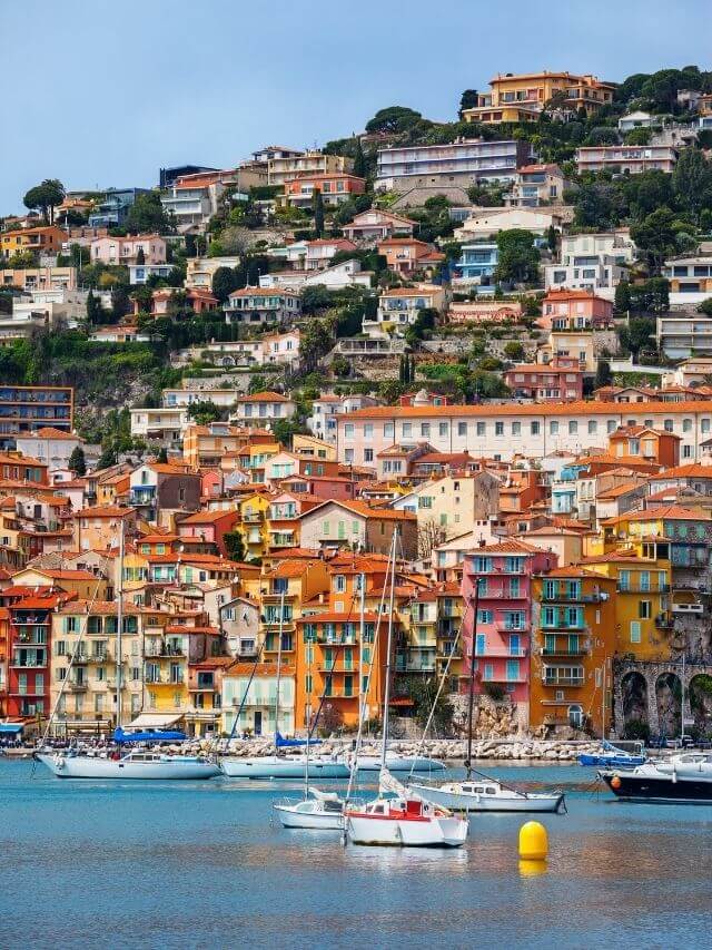 Casco antiguo de Villefranche sur Mer desde el mar