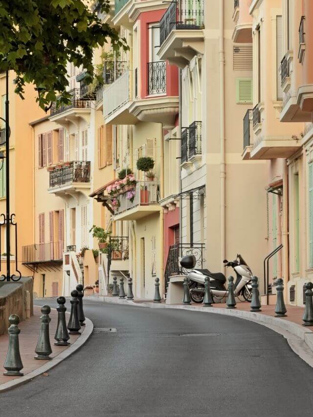 Calle del centro histórico de Mónaco