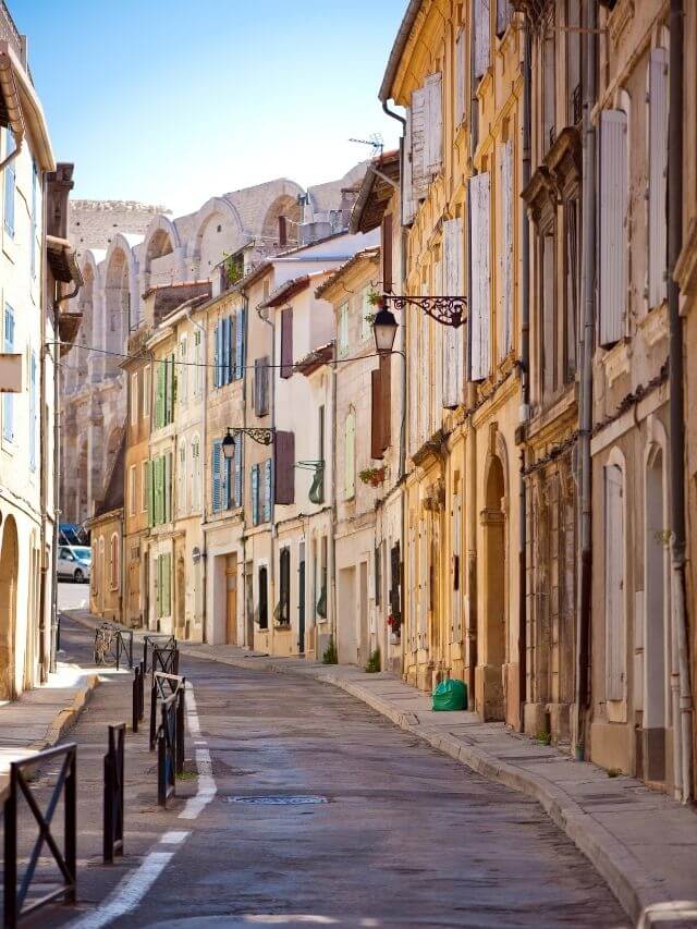 Calle de la ciudad romana de Arles