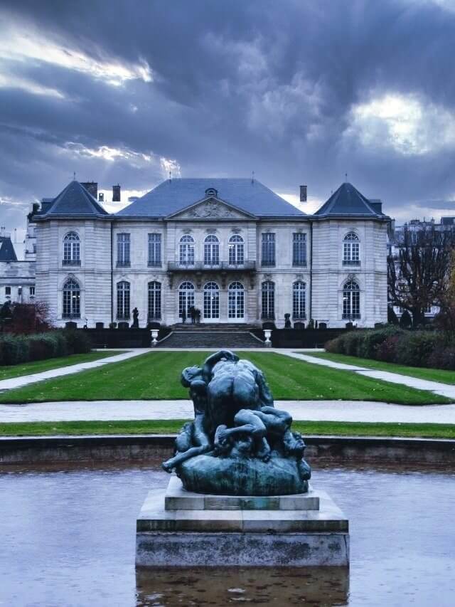 Exterior of the Rodin Museum on a rainy day