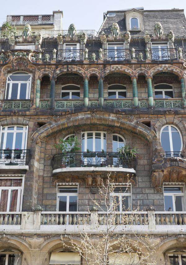 Art nouveau building on Avenue Rapp in Paris