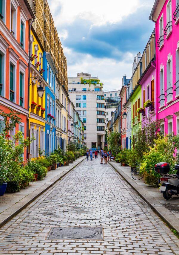 Edificios de colores de la Rue Crémieux