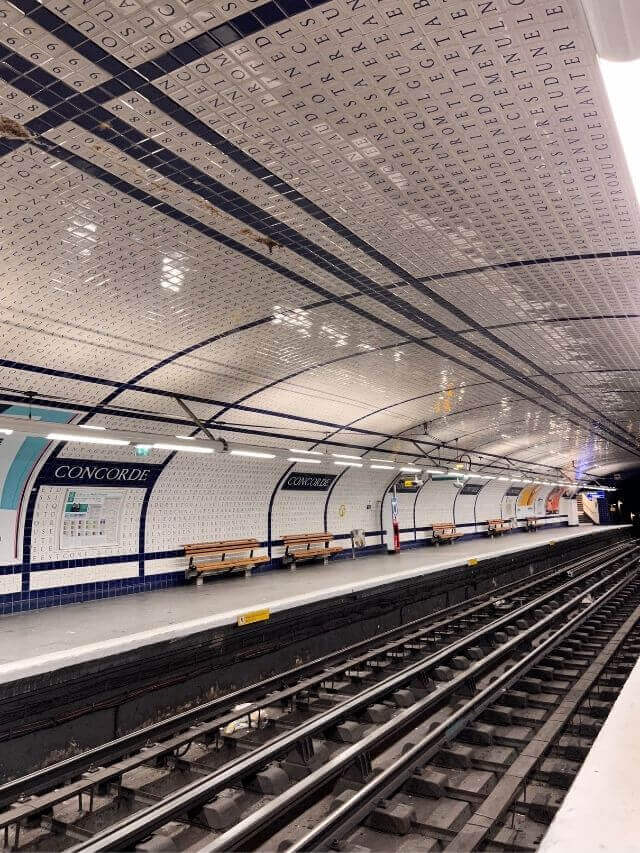 metro stop Concorde Paris