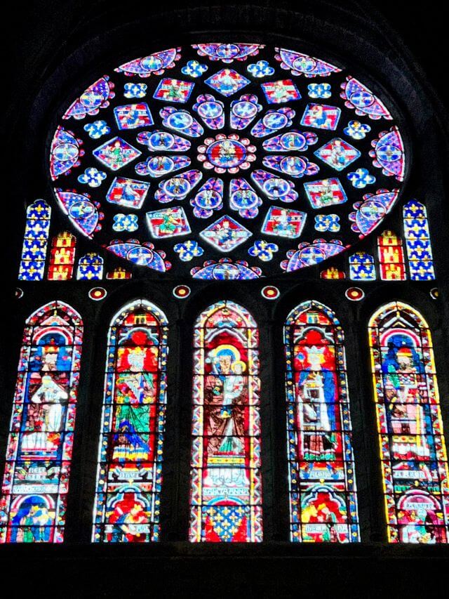 stained glass windows Chartres cathedral