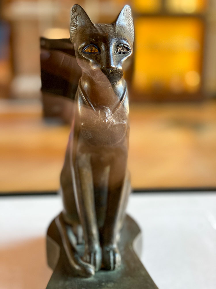 Bastet, diosa con forma de gata del antiguo Egipto