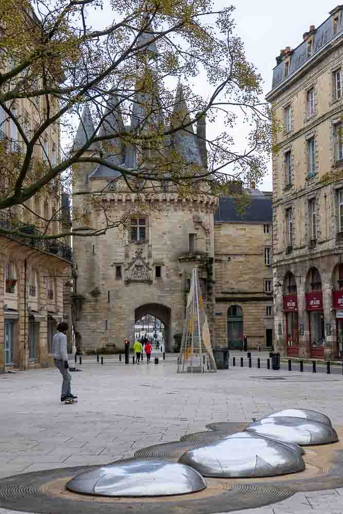 Bordeaux gate skater