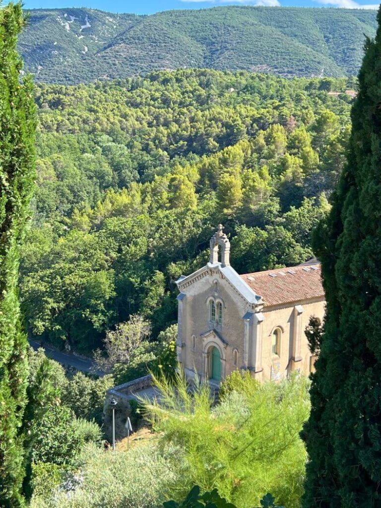 Lacoste temple and foret